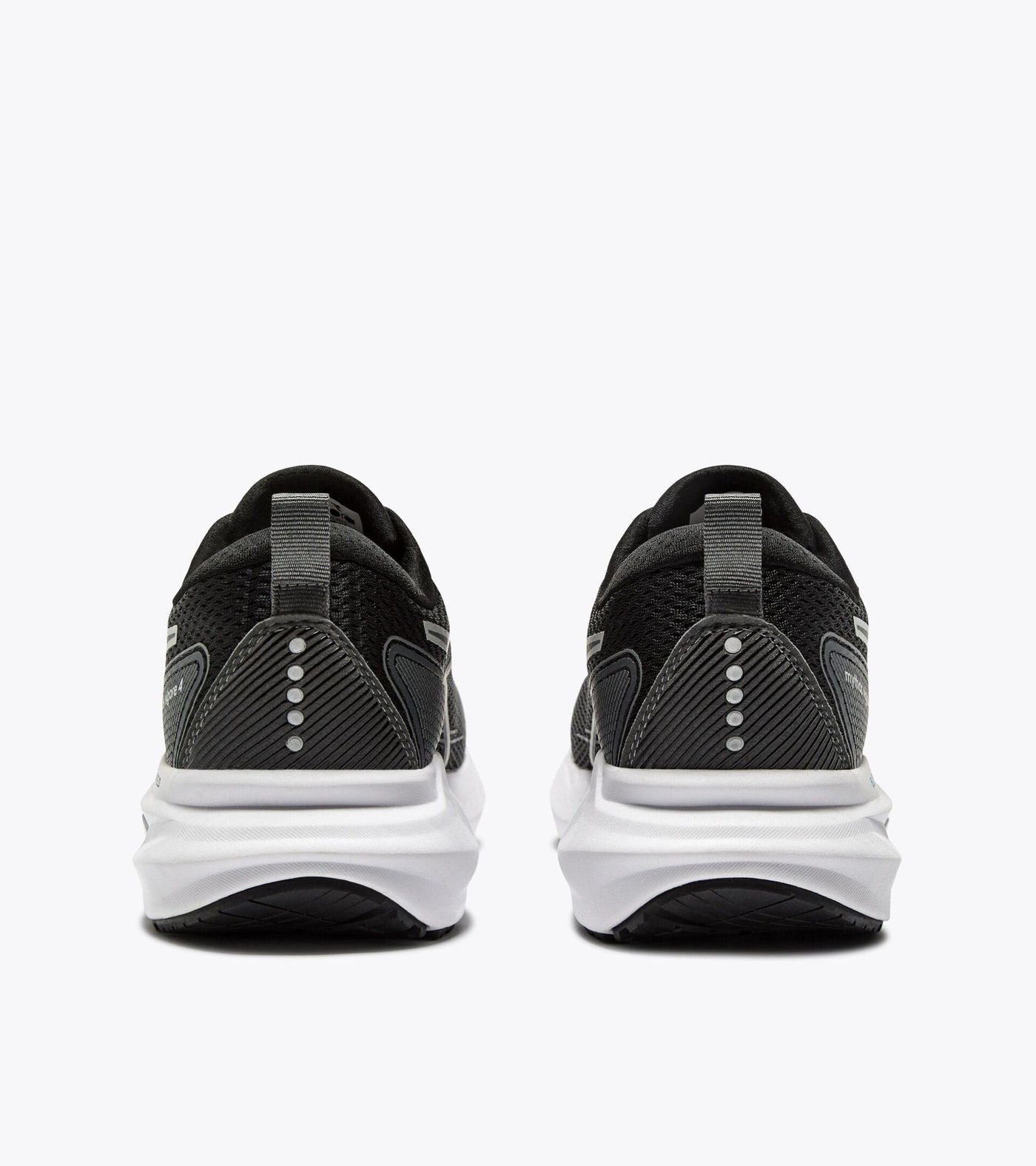 Diadora Men's Mythos Blushield Vigore 4 Running Shoe