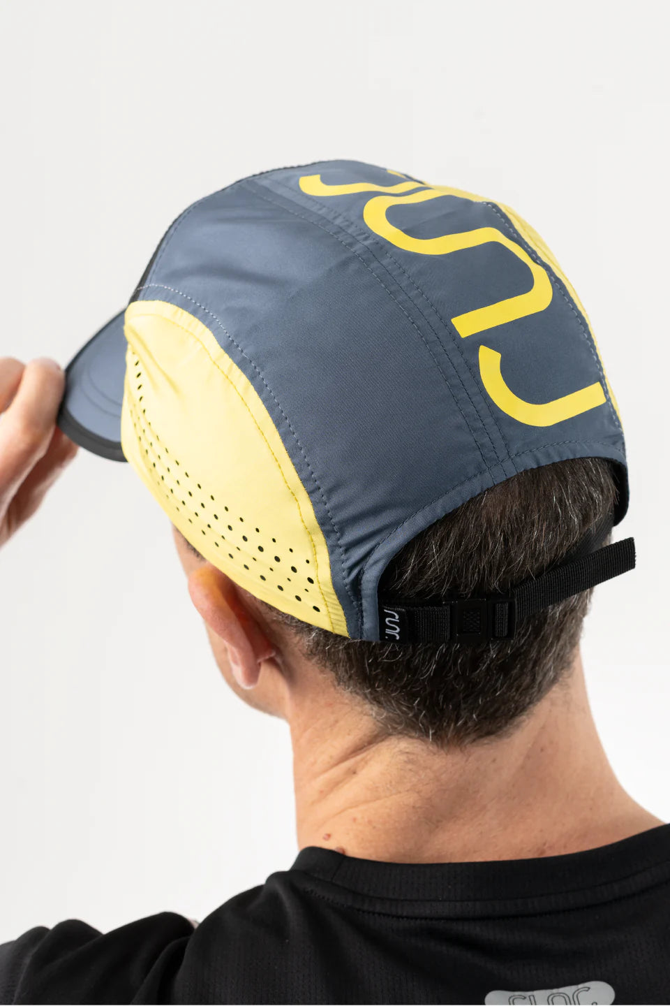 Runr Seoul Technical Running Hat grey/yellow